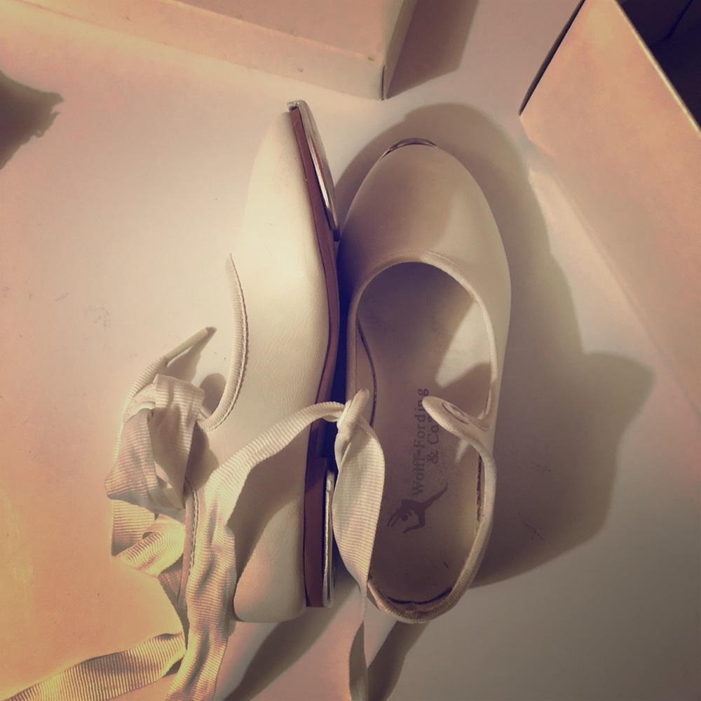 Tap shoes size 7 1/2 toddler won once!